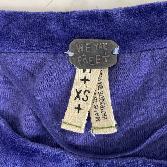 We The Free by Free People Women’s XS Royal Blue Crushed Velvet Long Sleeve Top - Picture 2 of 8
